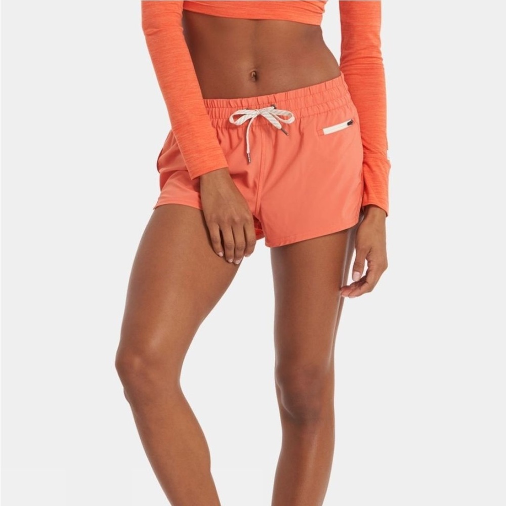 *NWT* Vuori Clementine Short in Grapefruit